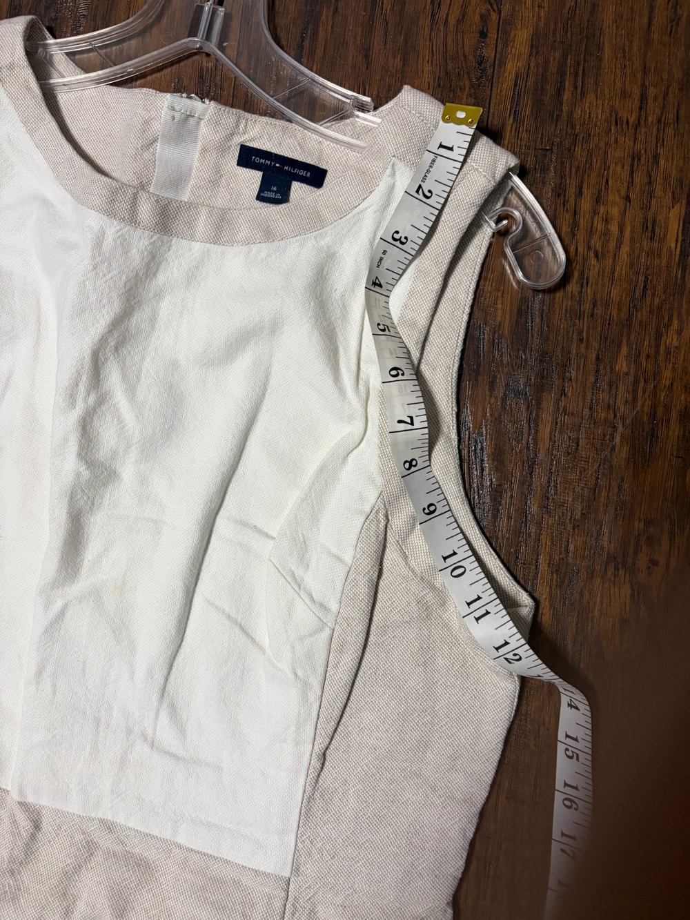 Tommy Hilfiger Two-Tone Beige and White Sleeveless Sheath Dress - Picture 6 of 10
